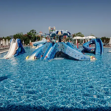 Caretta & Waterpark 4*