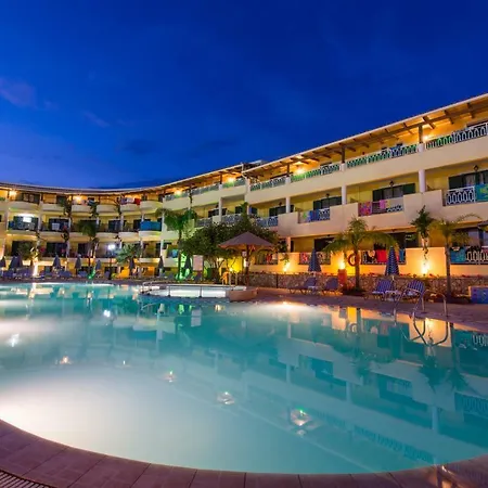 Hotel Caretta & Waterpark Kalamákion