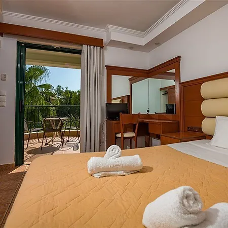 Hotel Caretta & Waterpark Kalamákion
