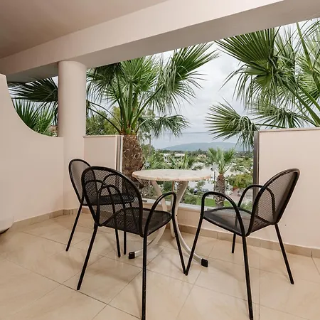 Caretta & Waterpark Hotel