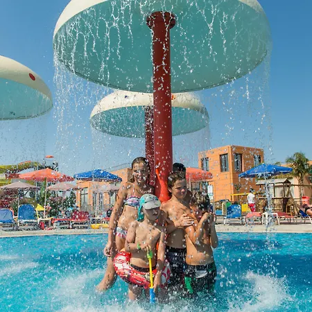 Hotel Caretta & Waterpark Kalamákion