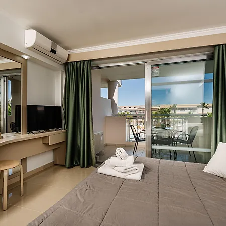 Caretta & Waterpark 4* Kalamákion