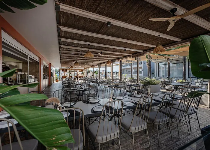 Hotel Caretta & Waterpark 4*