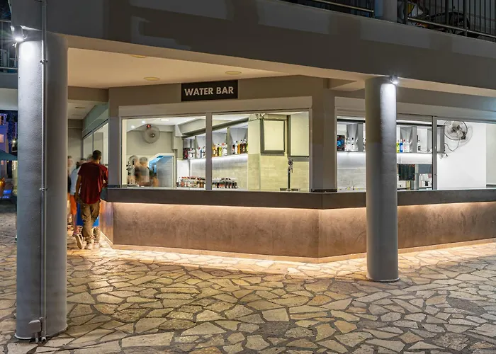 Caretta & Waterpark Hotel