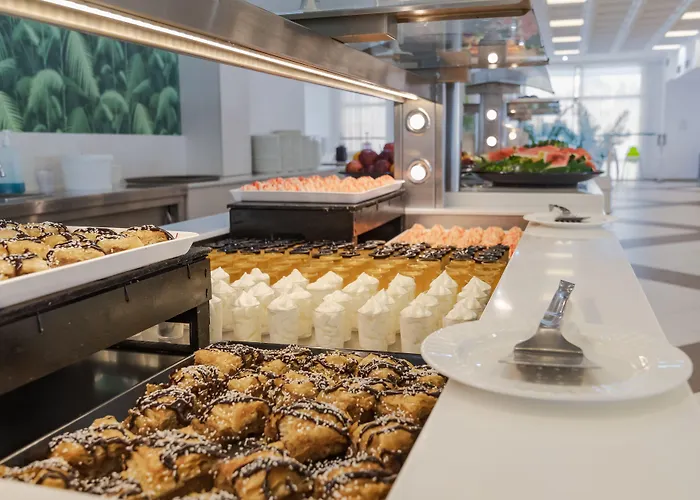 Hotel Caretta & Waterpark 4*