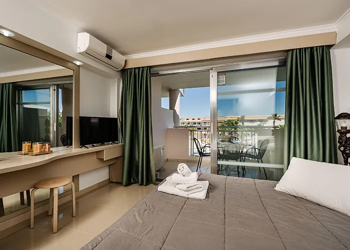 Caretta & Waterpark 4* Kalamákion