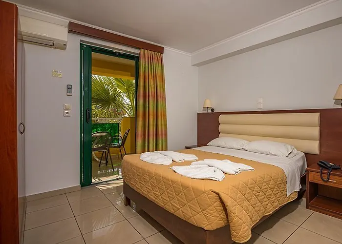 Hotel Caretta & Waterpark Kalamákion